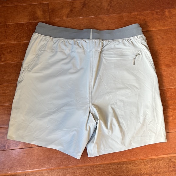 NWOT Ten Thousand Sand The Set Short 6.5" Size Extra Large - Picture 5 of 6